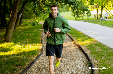 «О чем бегать?» WalkingPad о философии спорта